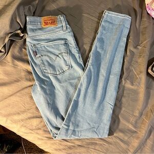 Levi’s 720 Jeans Súper Skinny